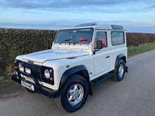2002/51 LAND ROVER DEFENDER 90 COUNTY STATION WAGON Td5 **1 Owner from New, Low Miles**